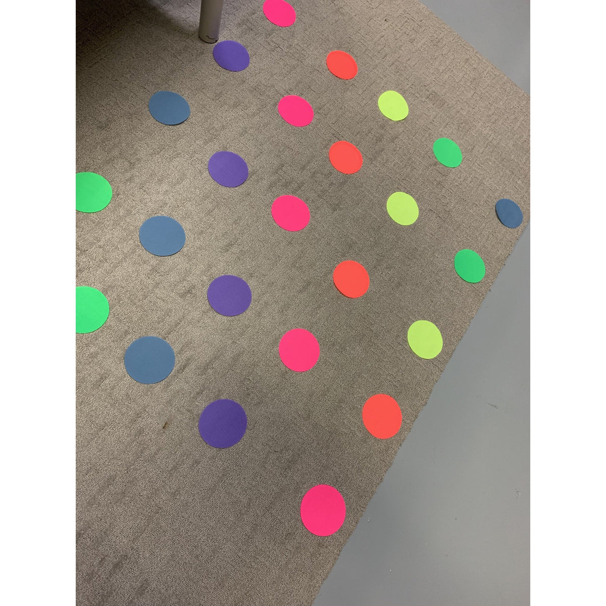 cleverclassroom-net-au - 24 Pack Neon Colours - Clever Spots Classroom Place Markers - Clever Spots